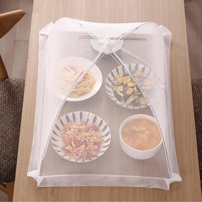 Couverture pliable blanche anti-insectes et poussière.