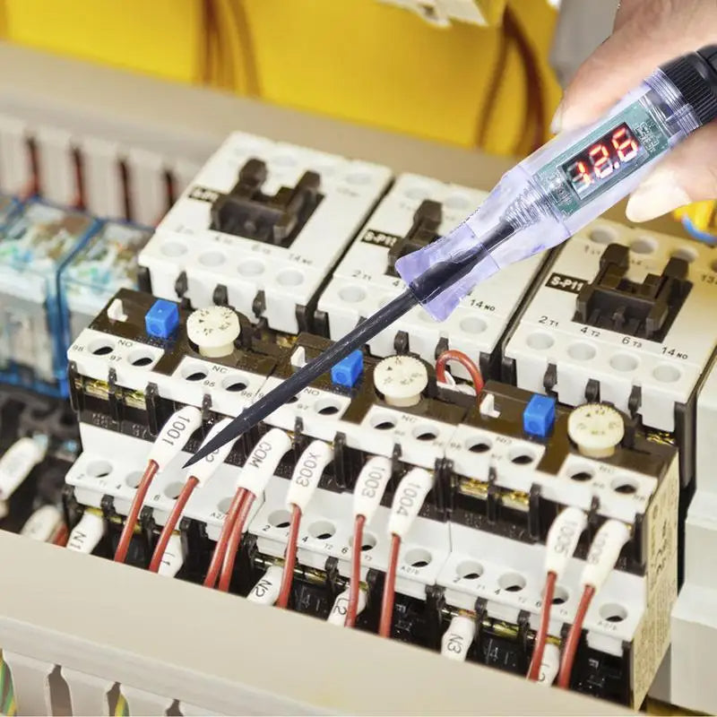 stylo testeur de circuit automobile.