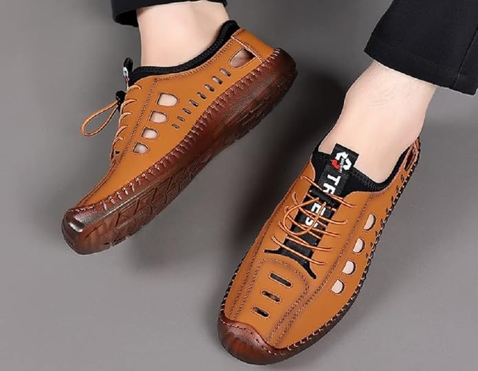 Chaussure en cuir respirant à semelle souple.