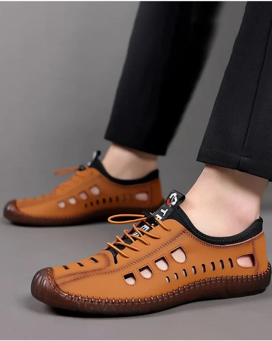 Chaussure en cuir respirant à semelle souple.