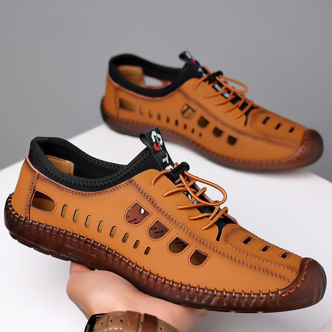 Chaussure en cuir respirant à semelle souple.