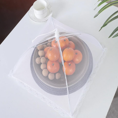 Couverture pliable blanche anti-insectes et poussière.