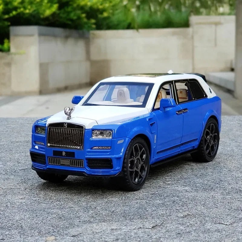 Modèle 1:24 de la Rolls-Royce Cullinan.