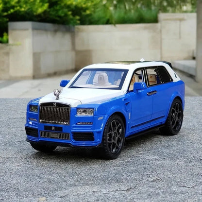 Modèle 1:24 de la Rolls-Royce Cullinan.
