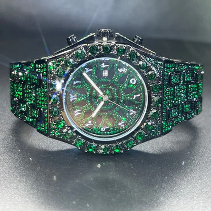 Montre de luxe hip-hop pour homme avec strass verts.