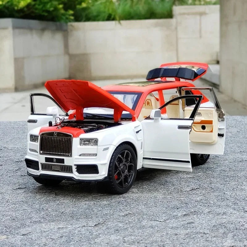 Modèle 1:24 de la Rolls-Royce Cullinan.