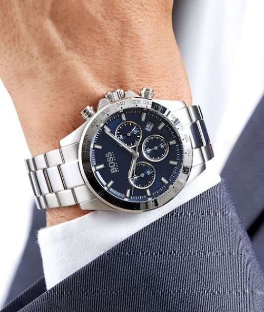 Montre Boss pour homme.