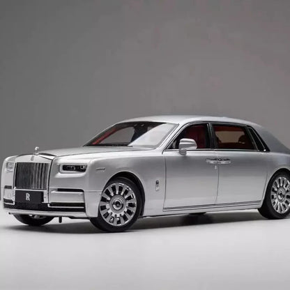 La miniature 1:18 Rolls-Royce Phantom qui fait battre les cœurs ❤️